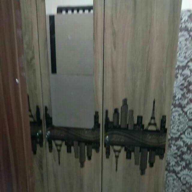 Lemari Pakaian 3 Pintu Cermin Lpp 32 P