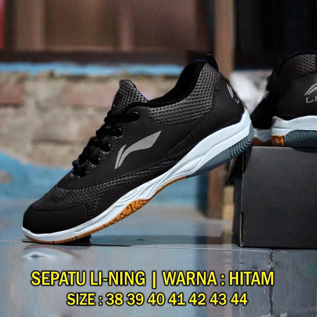 Sepatu Pria Badminton Lining Terbaru Olahraga Lari Volly