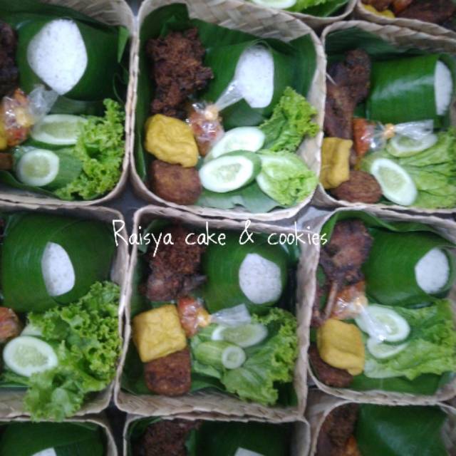 

Nasi besek bebek ireng