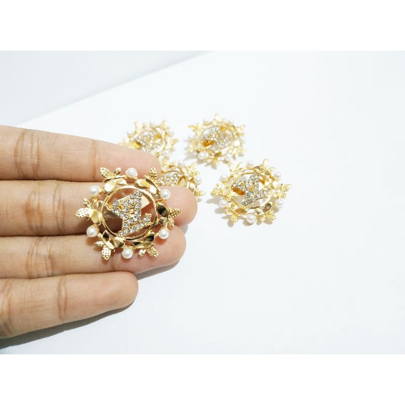 RB12 Bros Elvi Kupu Mutiara Permata Bunga Gold / Silver 2cm