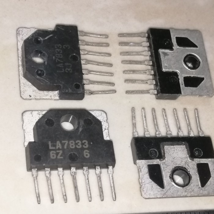 LA7833 LA 7833 IC Vertikal Warna Vertical Deflection Output Zip-7 TV