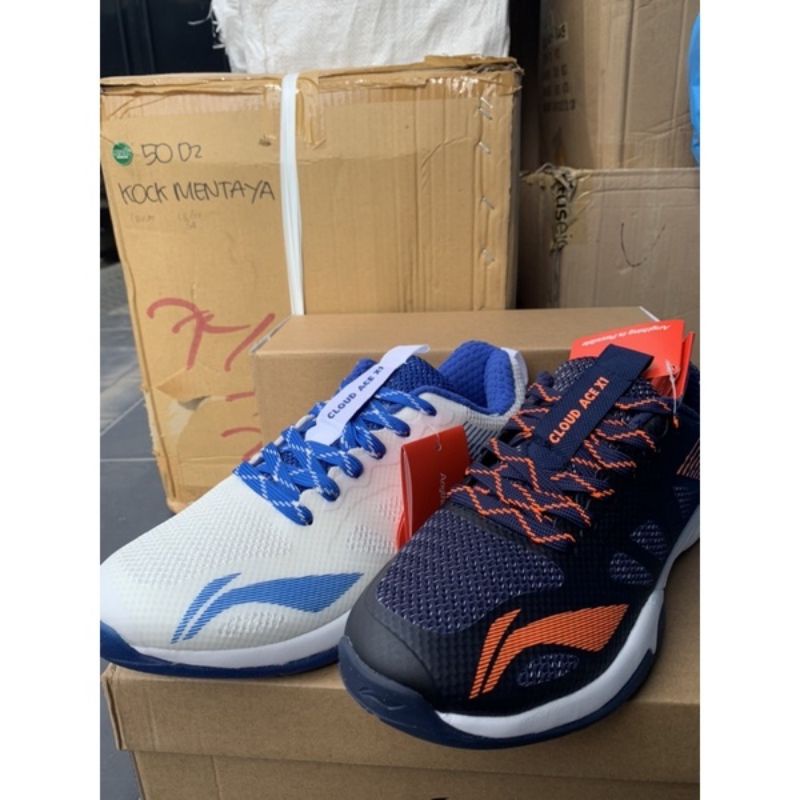 sepatu badminton lining cloud ace x1
