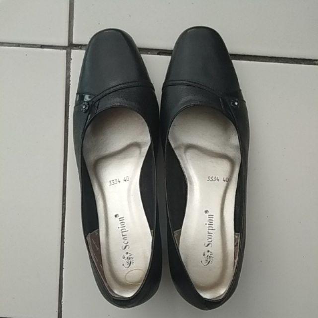 Sepatu Pantofel Kulit Kerja Wanita Scorpion Hitam 3334 Terlaris