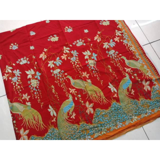 Kain Batik Merak Merah