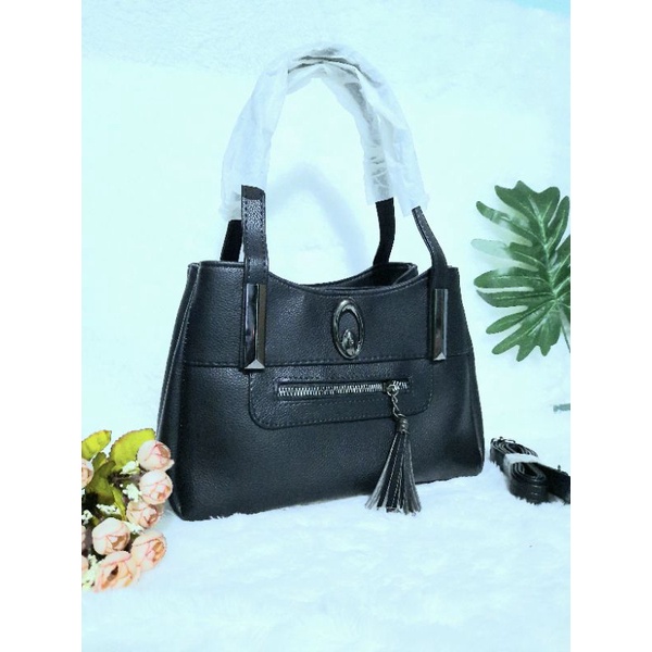 Totebag/ Slingbag / Tas undangan / Tas hitam modis