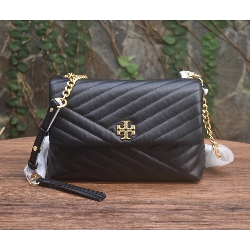 KIRA CHEVRON FLAP CHAIN SHOULDER BAG BLACK GHW
