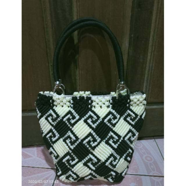 Tas tali kur motif labirinb / kalimantan