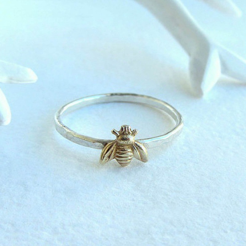 Fancyqube Perhiasan Cincin Wanita Bentuk Lebah Kecil Lucu Untuk Pesta / Hadiah