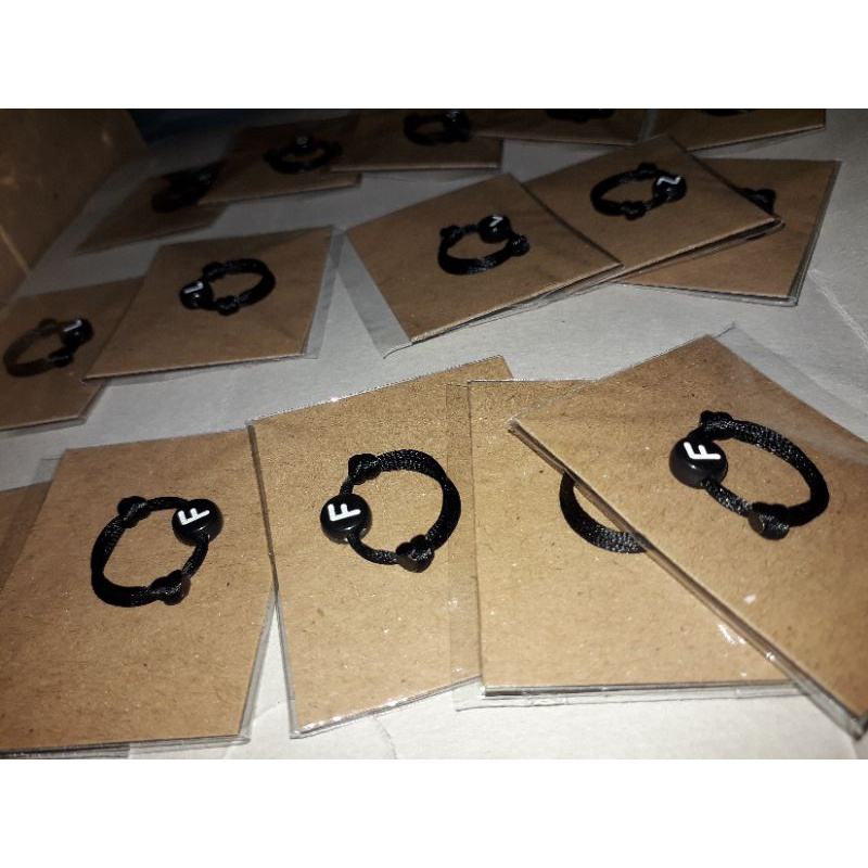 Cincin Inisial/Inisial Ring