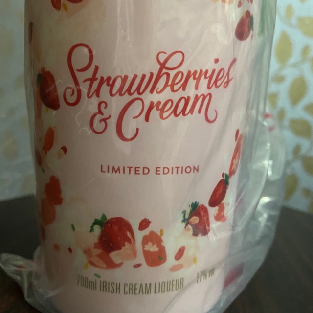 baileys strawberry and cream 700ml Limited edition