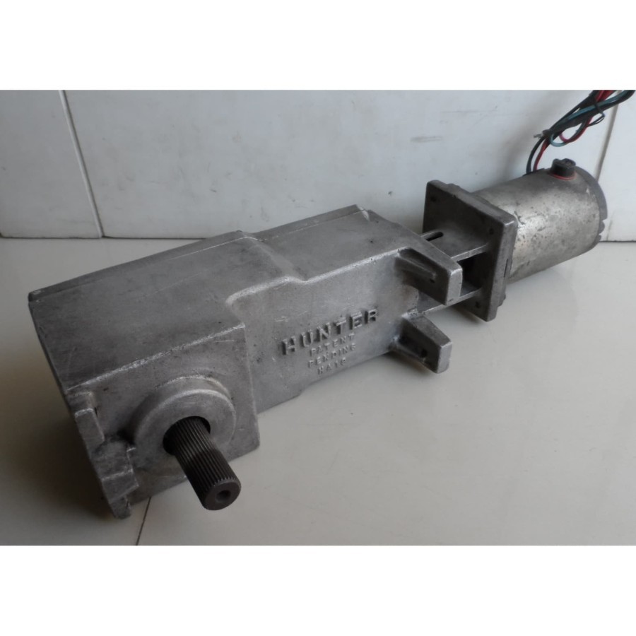 Jual DC Motor -Dinamo DC - Gearbox 24 VDC - 12 RPM - Putaran Searah CW ...