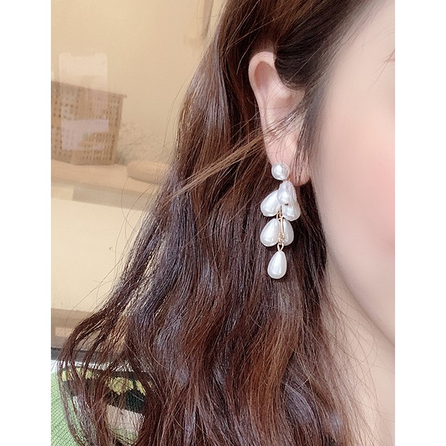 LRC Anting Tusuk Fashion Main Color (imitation Pearl Earrings) Silver Needle Imitation Pearl F80573