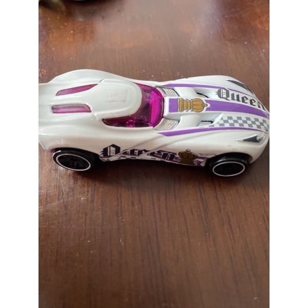 Mobil mainan bekas Hotwheels