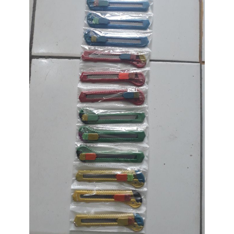 

cuter renceng/pisau cuter L500/ cuter butek isi 12pcs
