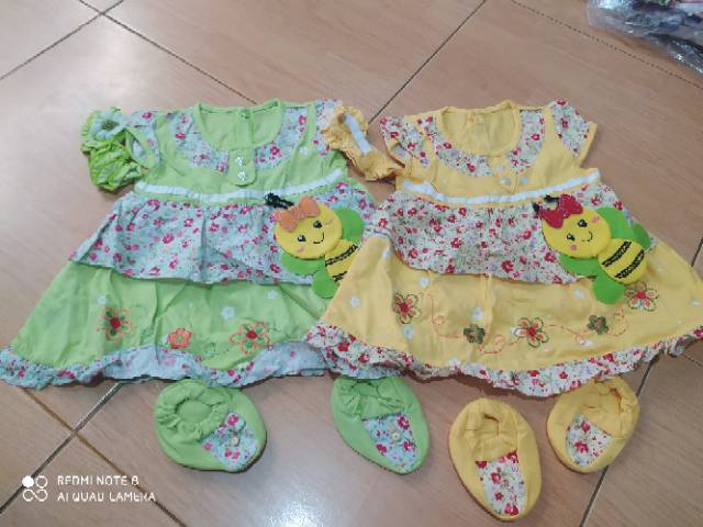 Dress Bayi perempuan dengan Bandana &amp; sepatu