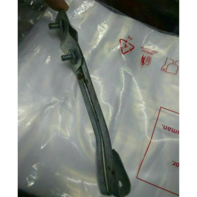 Klem L kecil / Clamp kabel Grounding Petir