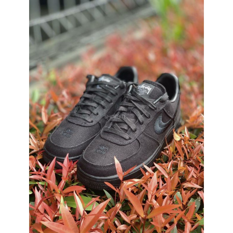 NIKE AIR FORCE 1 LOW STUSSY TRIPLE BLACK
