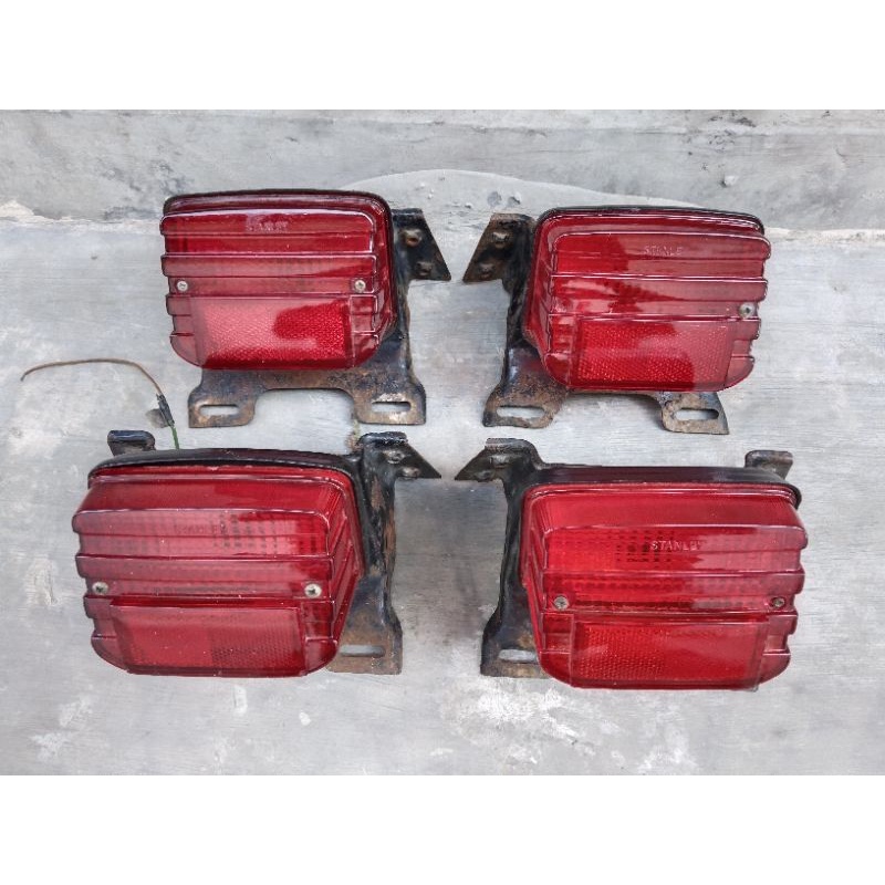 dudukan stopan belakang set lampu honda GL 100 125 original second