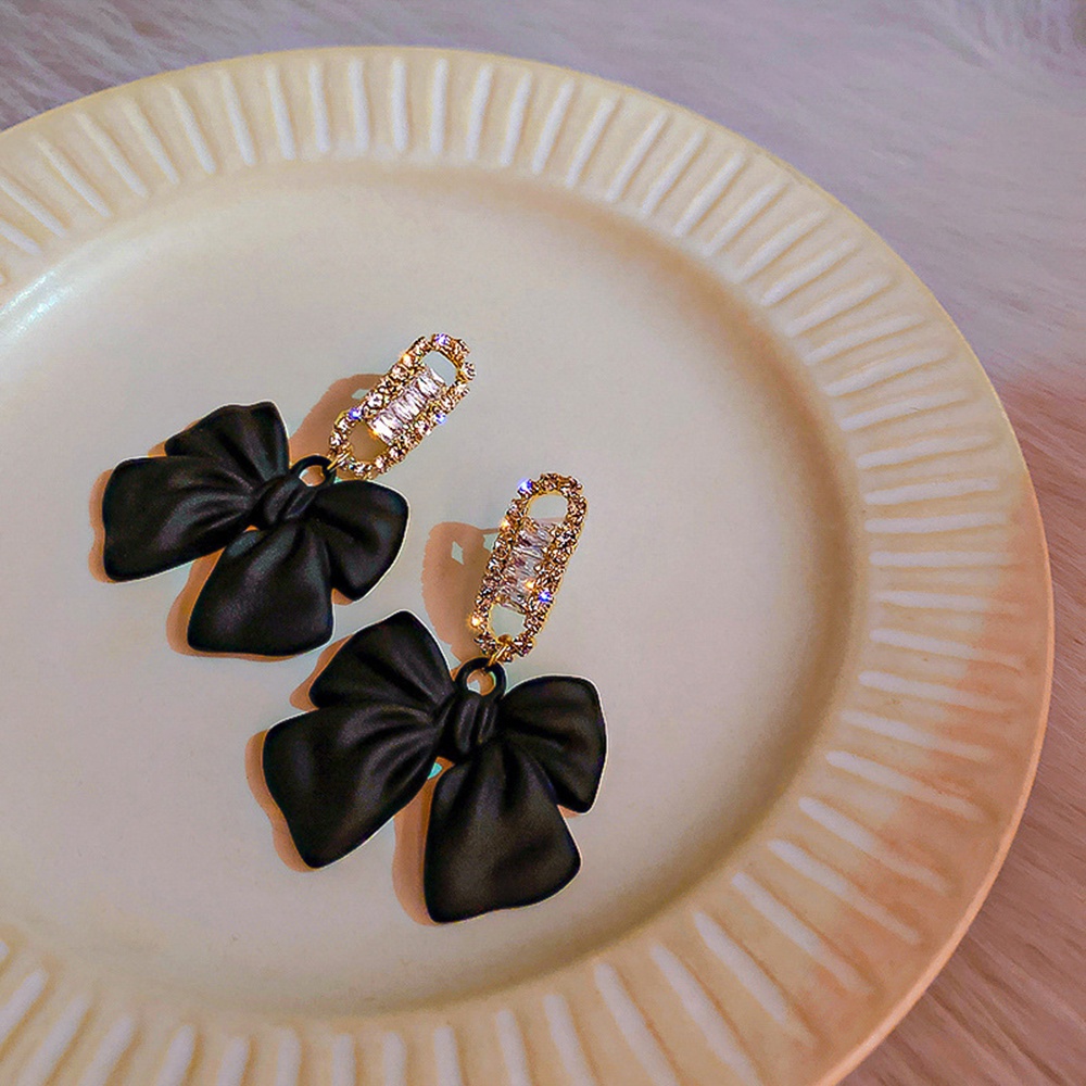 1 Pasang Anting Tusuk Gantung Sterling Silver 925 Desain Pita Merahhitam Hias Berlian Gaya Korea Untuk Wanita