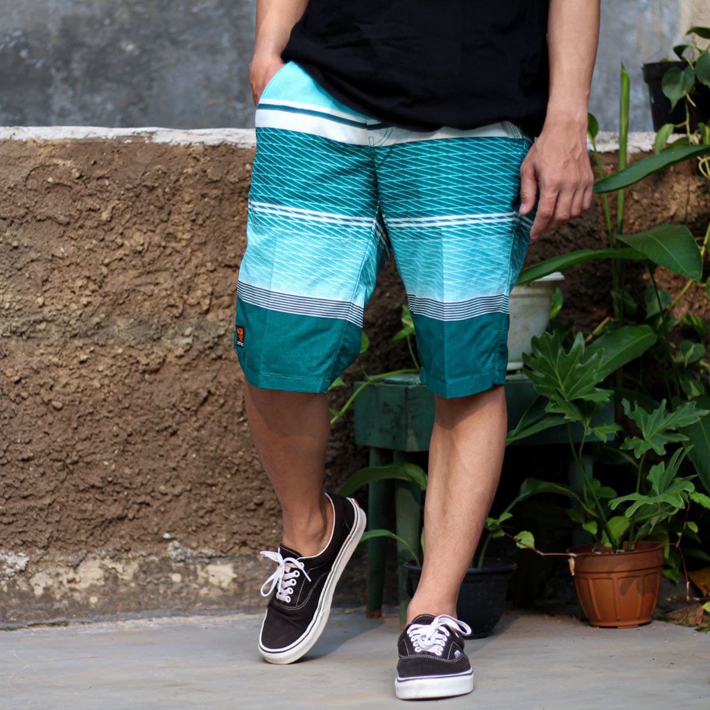 Celana Pendek Pria Surfing Distro Premium Pantai Santai kolor Rib Motif P.B Hijau 3 Size 28-33