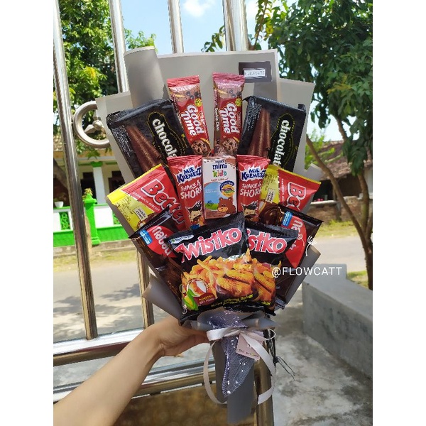 

Buket Jajan/ Buket Snack / Bucket Jajan / Bucket Snack/ Bouquet Snack/ Bouquet Jajan/ Kado Ultang Tahun/ Kado Sidang/ Kado Wisuda/ Kado/ Hampers