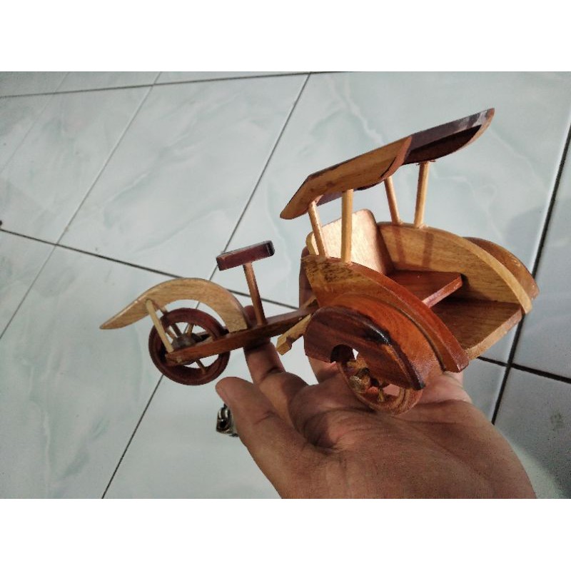 MINIATUR TERMURAH MINIATUR BECAK KAYU UK SEDANG NUSANTARA