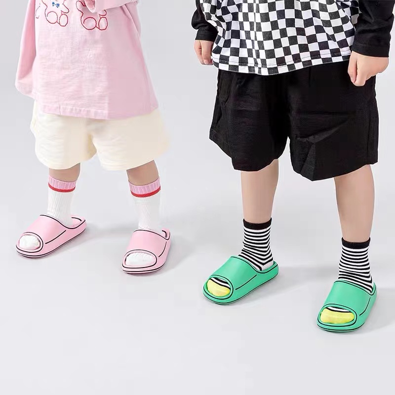 Komin Cartoon Sendal Anak Perempuan Lucu Sandal Anak Laki Laki Empuk Anti Slip Sandal Kids Slip On Sandal Cewek Kekinian Sendal Cowok Import