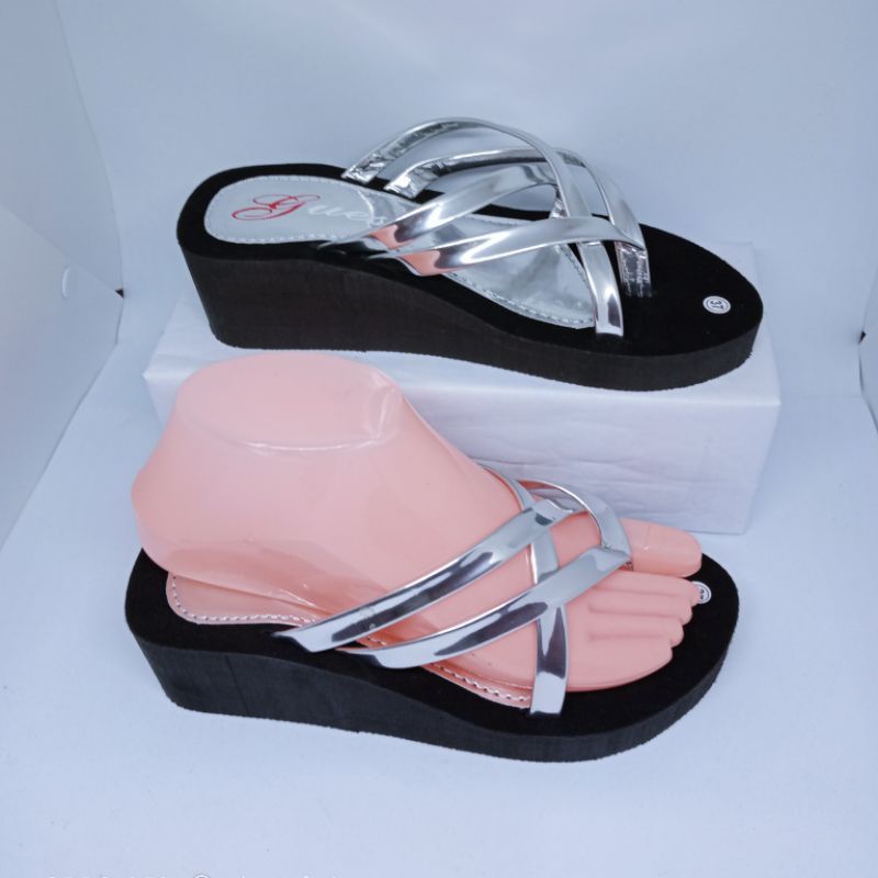 Sandal Wedges Manohara 3