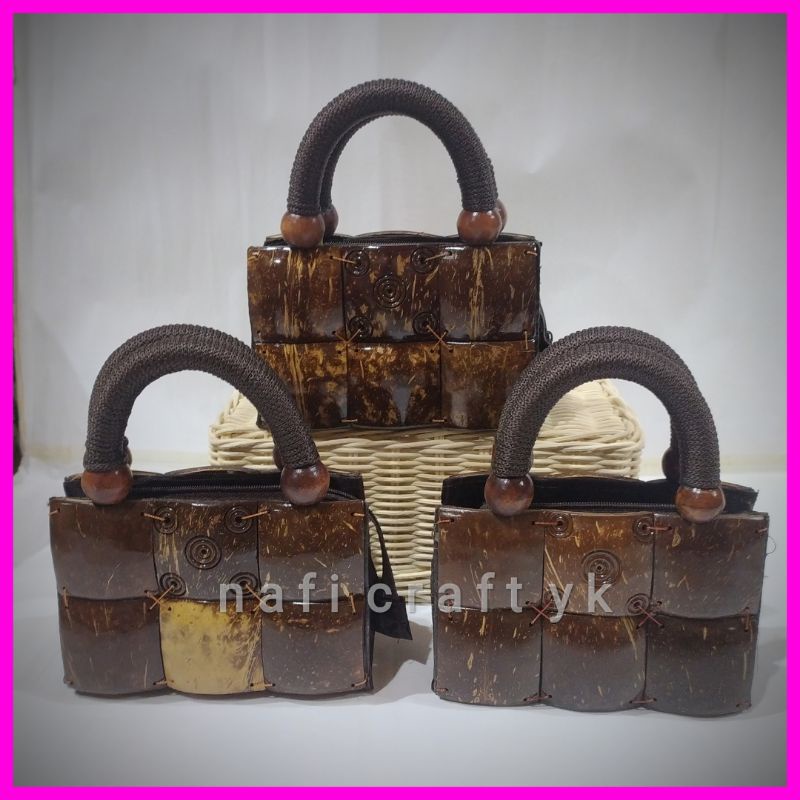 Tas batok kelapa mini 15cm x 10cm