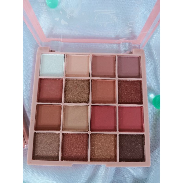 Lameila kosmetik make up mata wajah eyeshadow pallete pallet 16 warna gliter kecantikan murah