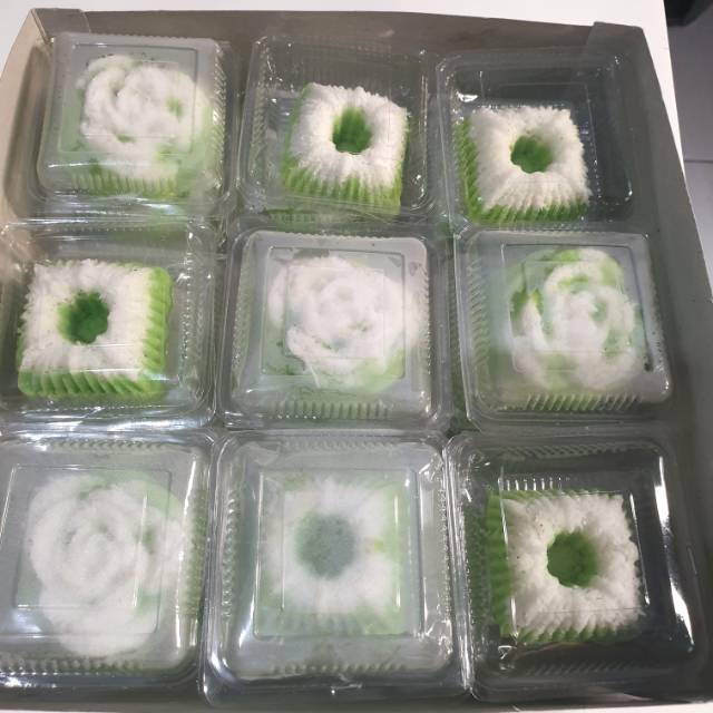 

KUE PUTU AYU/ KUE TRADISIONAL LEZAT & HYGENIS