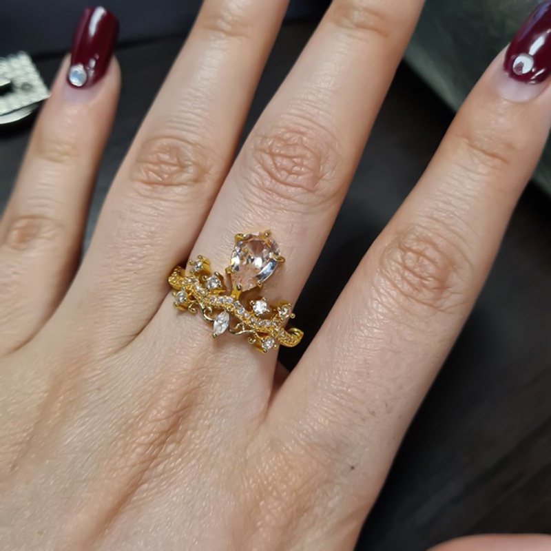 Cincin Bentuk Mahkota Warna Emas Aksen Cubic Zirconia AAA Untuk Wanita