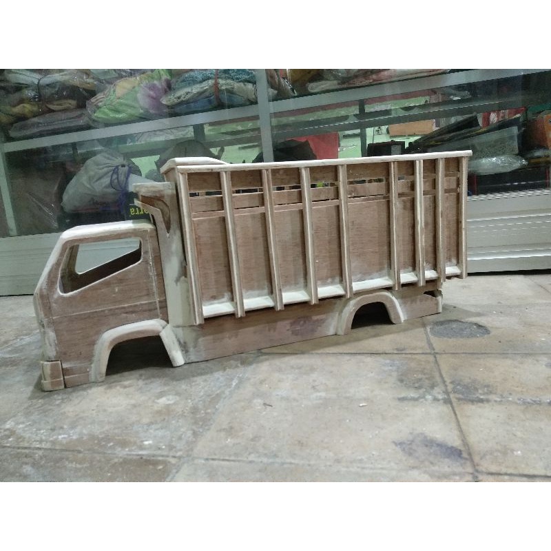 miniatur truk canter