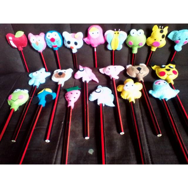 

Pensil hias flanel
