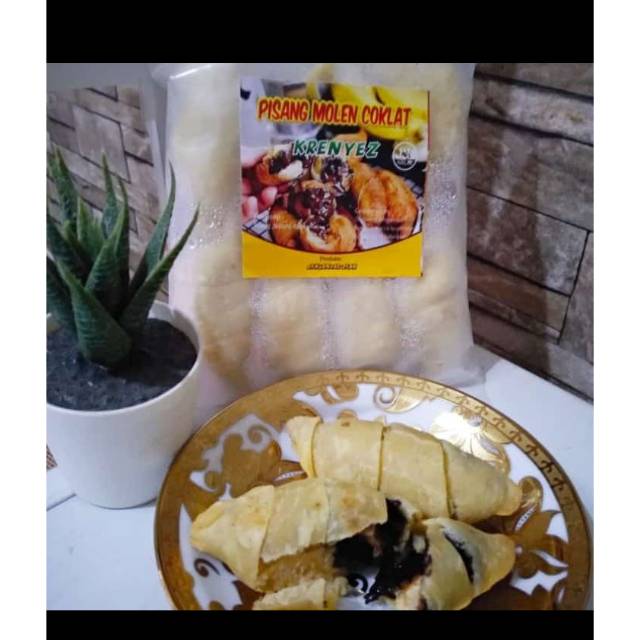 

Pisang molen coklat krenyez (isi 10)