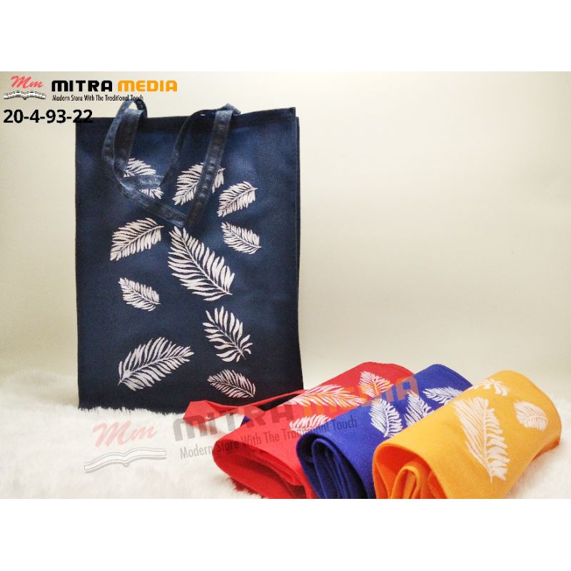 

TAS SPUNDBOND HANDLE GOODIEBAG MOTIF DAN POLOS MURAH