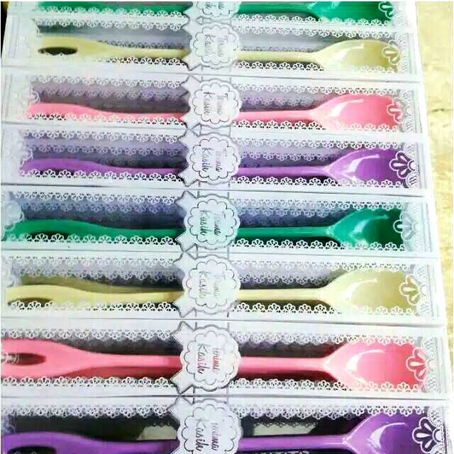 souvenir sendok jus mika