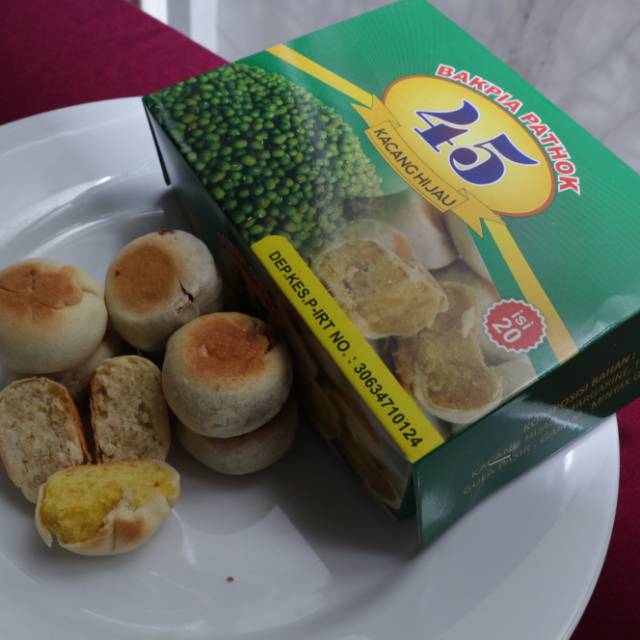 

Bakpia kacang ijo kering