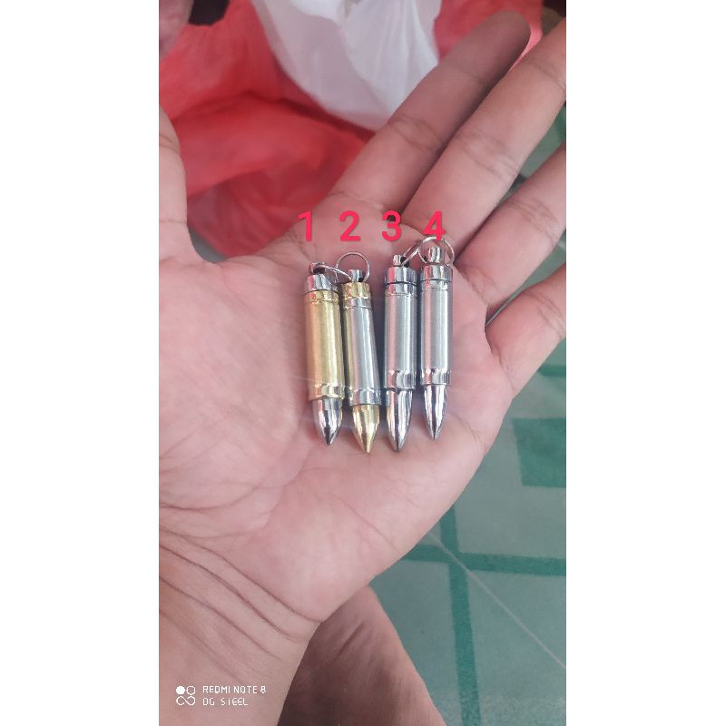 Liontin peluru tabung