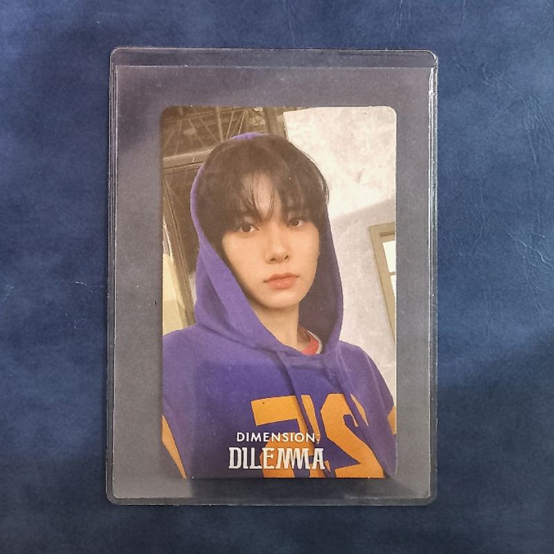 heeseung hoodie esse + niki ody