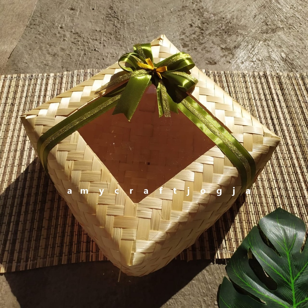 Besek Mika Pita Natural 30 x 30 cm/  besek anyaman bambu murah/ besek bambu murah jumbo / packaging