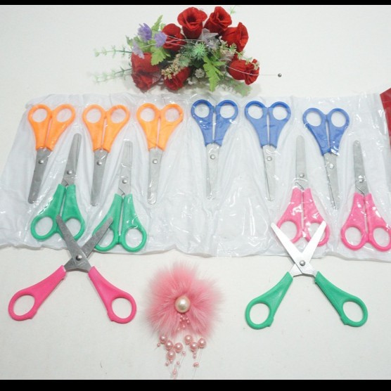 

TERLARIS GUNTING IMPORT UC-494 GROSIR 12 PCS