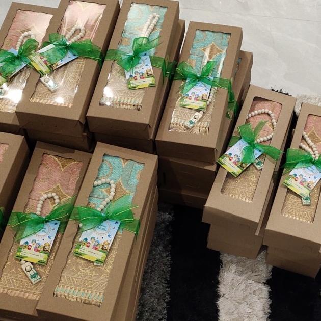 

☁ Parcel hantaran kado sajadah cantik lebaran - Merah Muda ♝