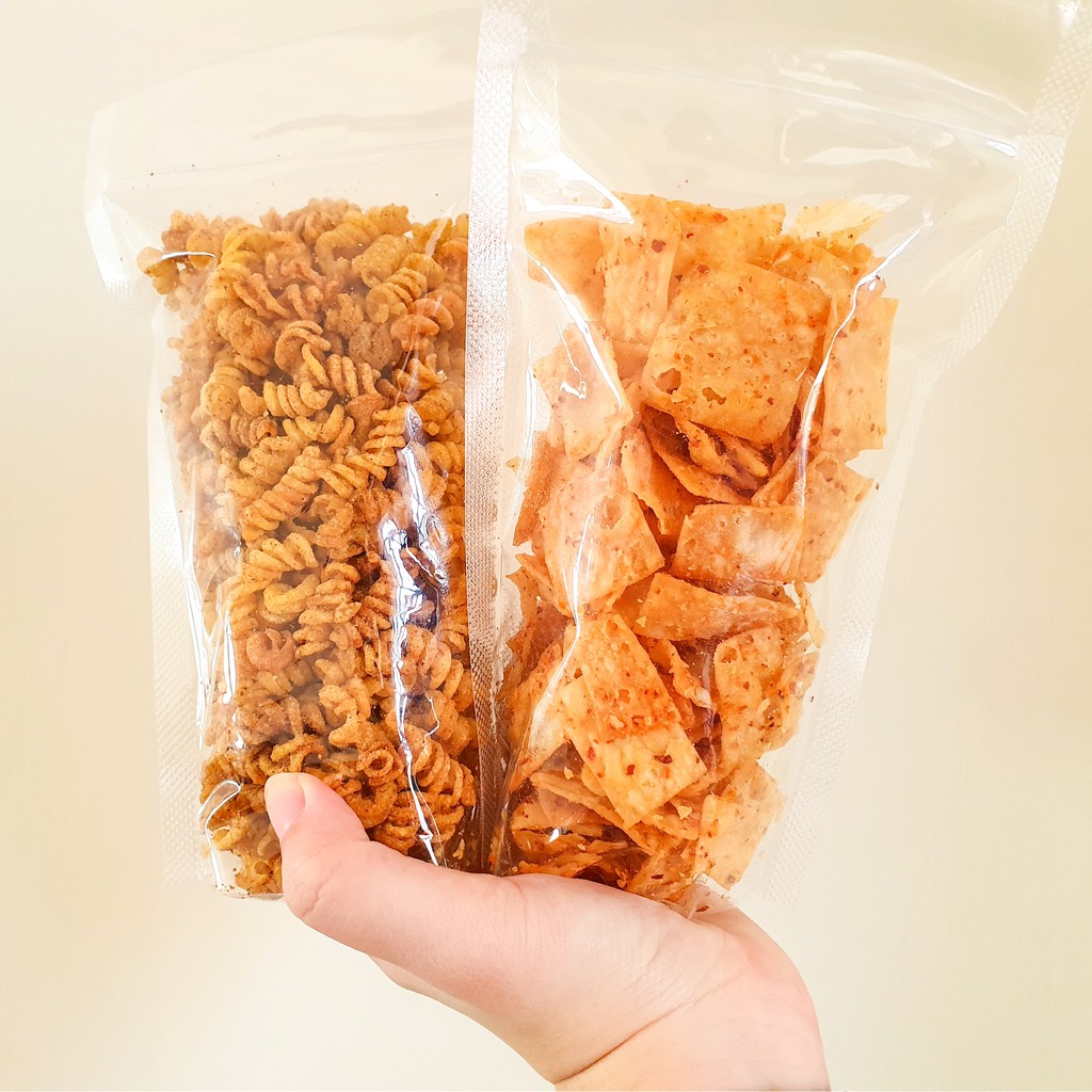 

Paket Snack: Makaroni Asin dan Pangsit Goreng Gurih (2 in 1) Camilan