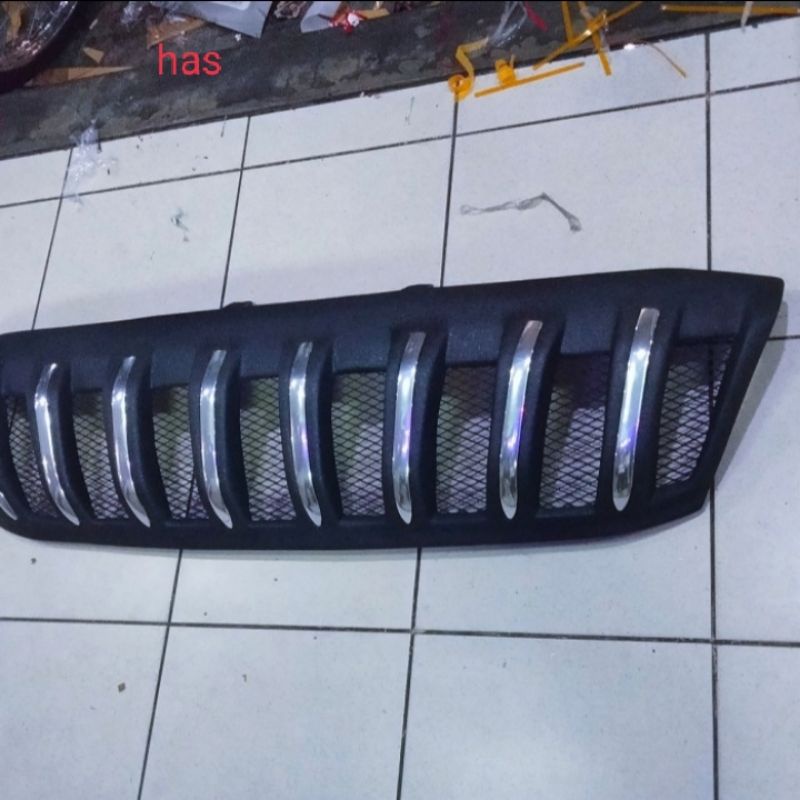 grill Hilux 2008-2011
