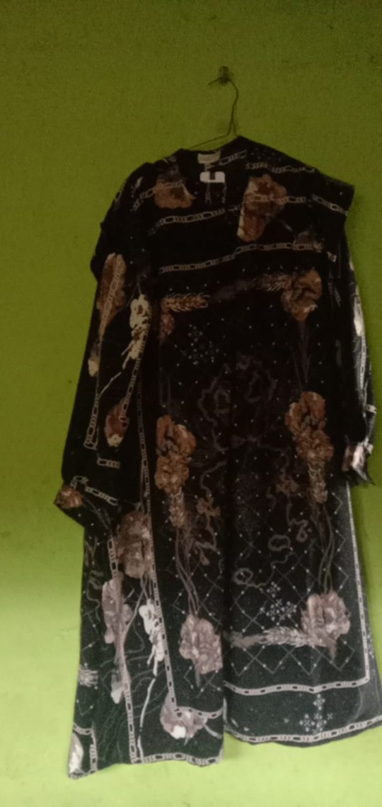 Hamida Oneset Set By Vente