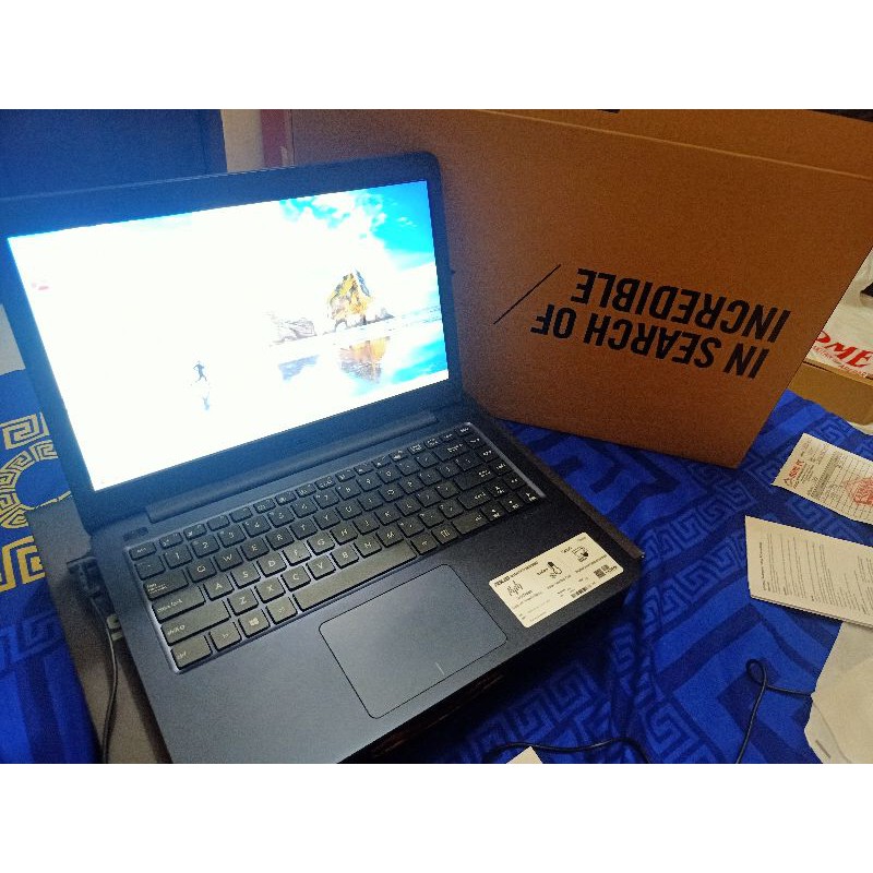Laptop ASUS E402Y Ram 4gb, Hdd 1tb