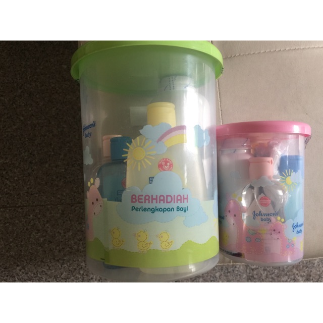 Johnson’s baby gift set (dapat 2 toples)