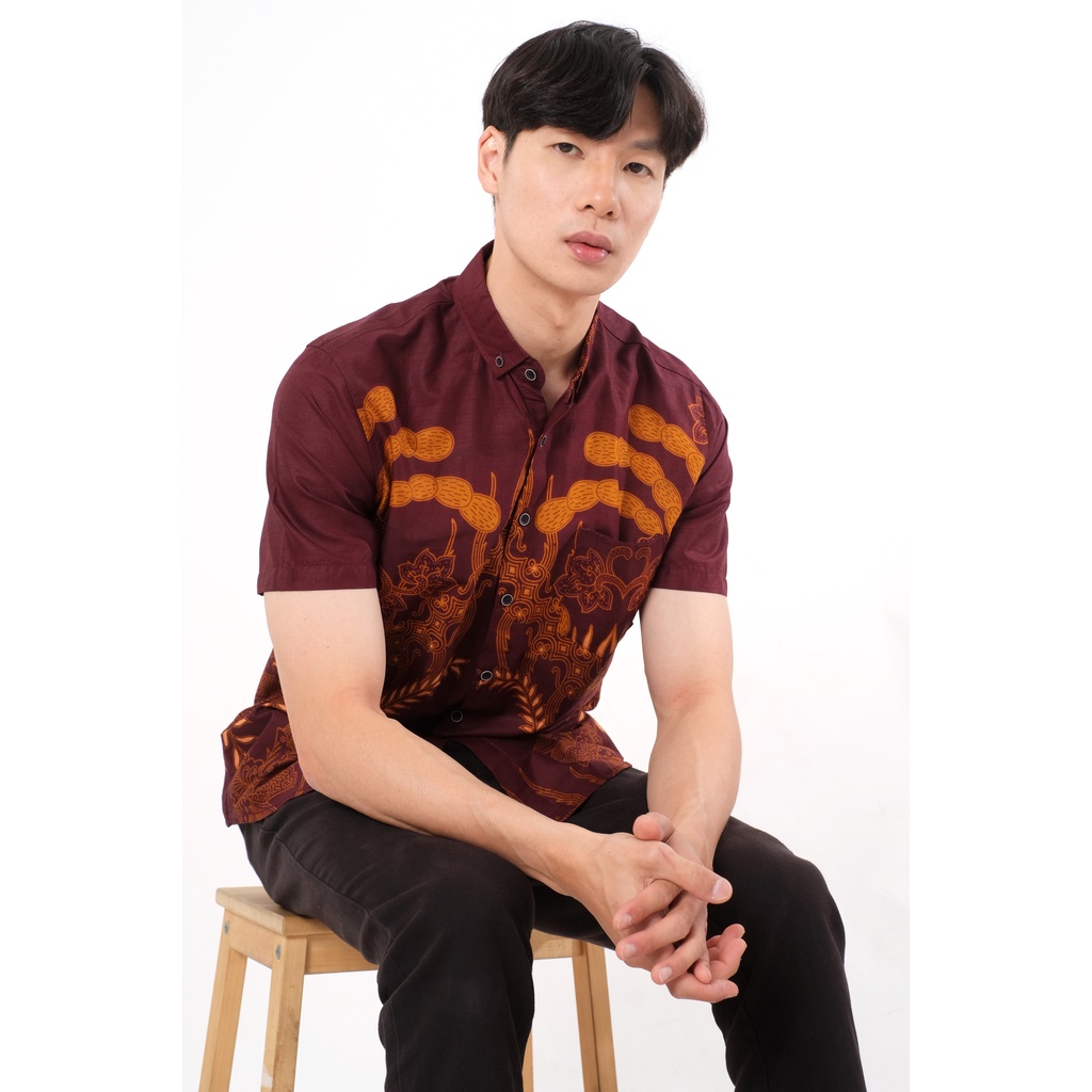 SANVANINA Kemeja Pria Pendek Motif Batik Slim Fit Asteca | E-7010