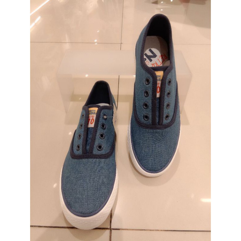 Norhstar sepatu sneakers wanita tanpa tali